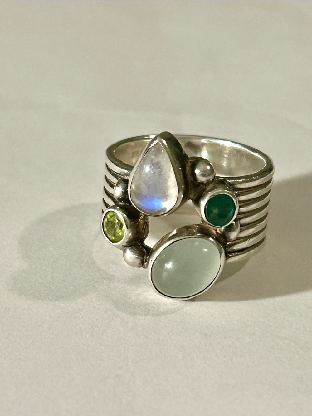 Vintage Sajen Sterling Silver Multi Stone ribbed band Ring